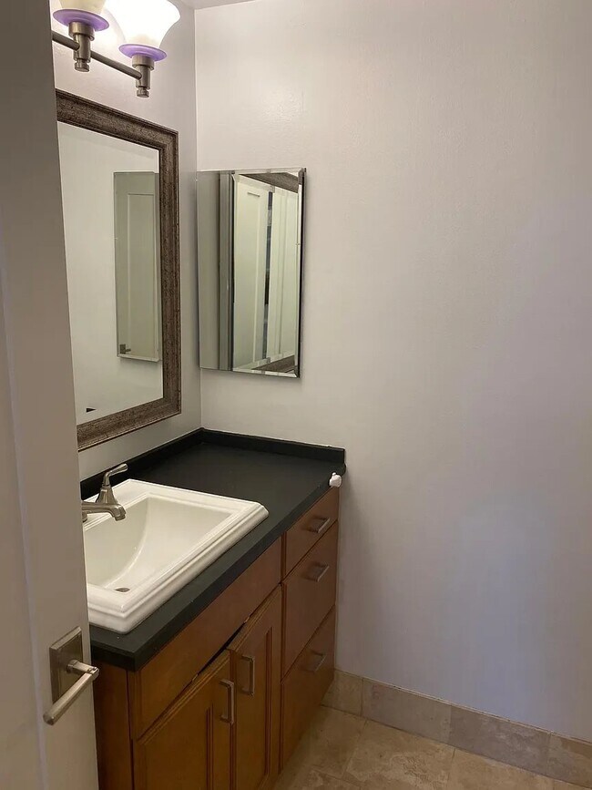 Building Photo - 3220 17th St NW
