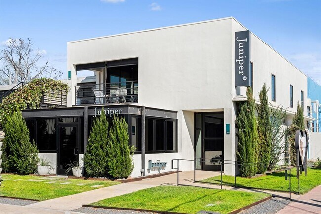 Building Photo - 2713 Halcyon Dr