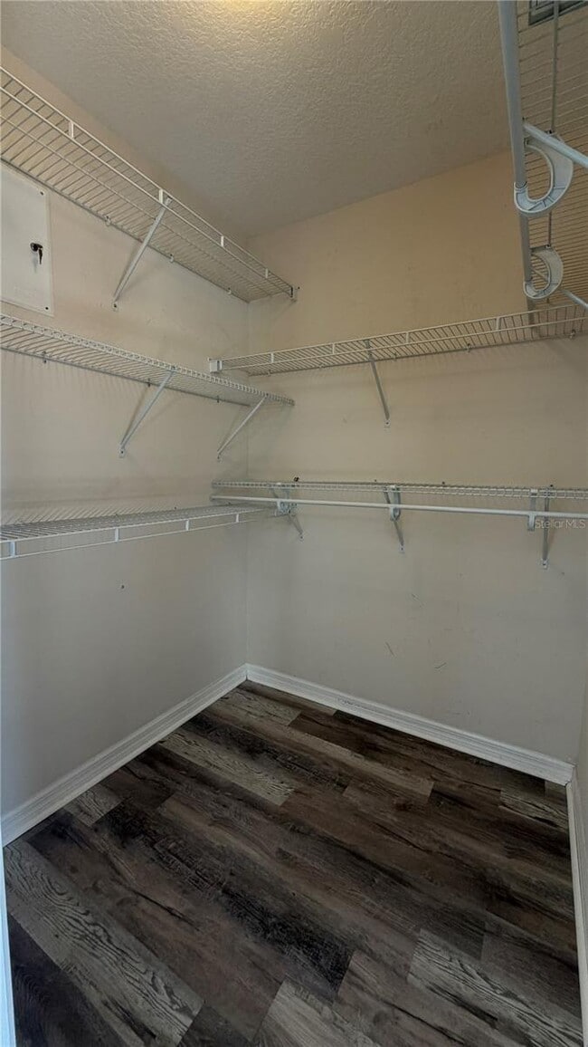 Building Photo - 1941 Brancaster Cir