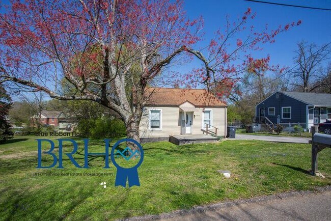 Building Photo - 3213 Shields Ave