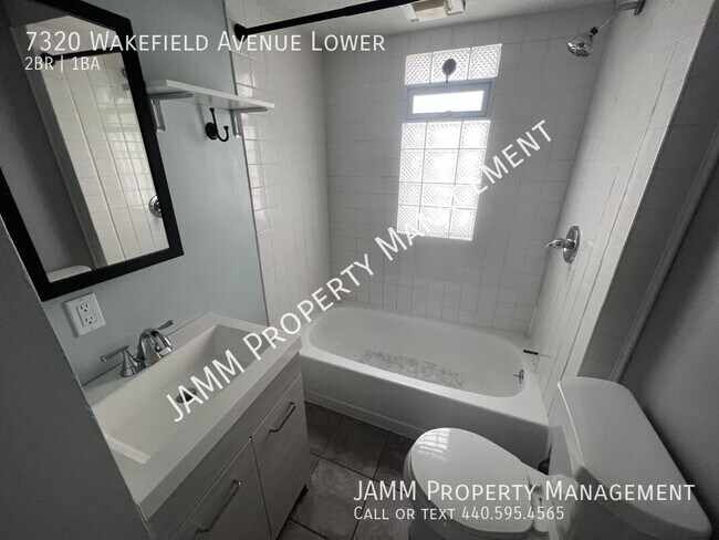 Building Photo - Detroit-Shoreway LOWER APT:  2-Bedroom 1-B...