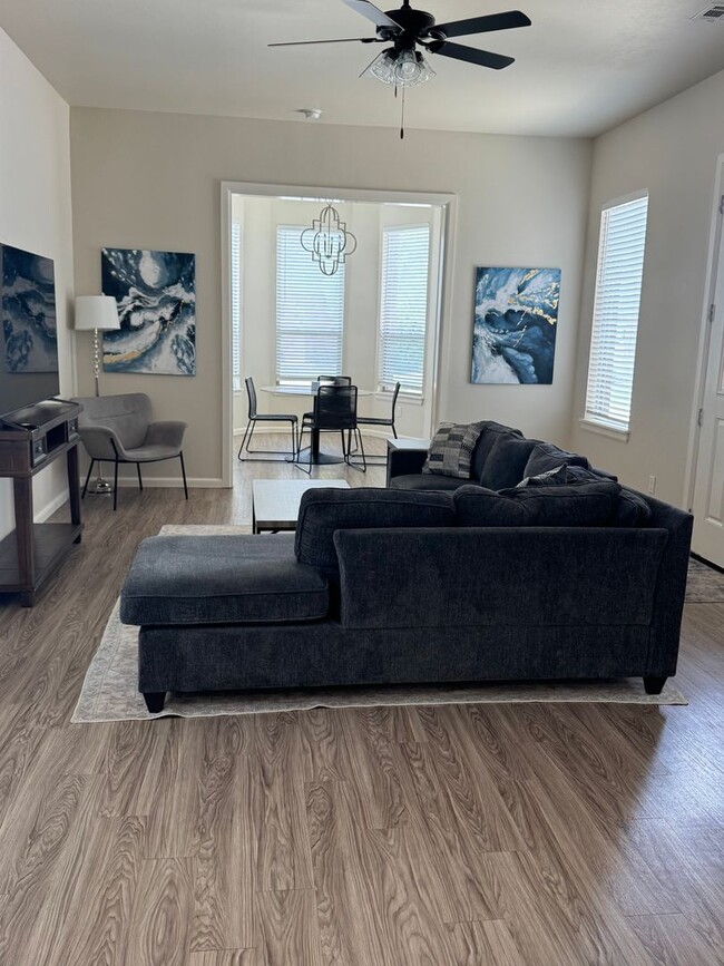 Building Photo - Stunning fully furnished 3 Bed 2.5 bath homes in The Enclave!