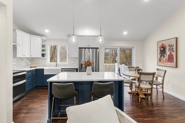 Building Photo - 7 Old North Rd