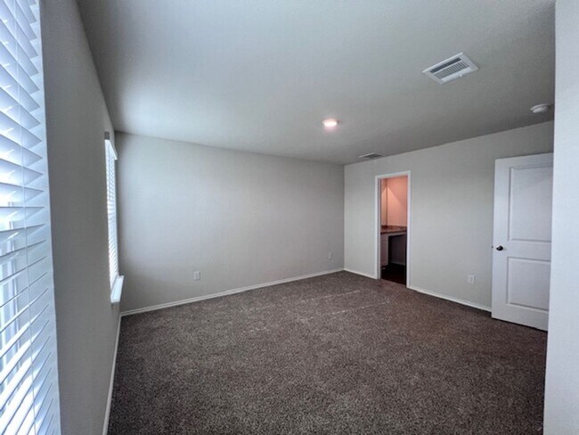 Building Photo - Solana Ridge Subdivision