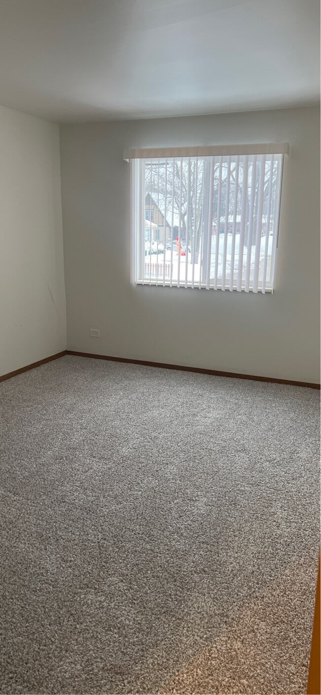 Interior Photo - PIONEER MANOR. -750-754