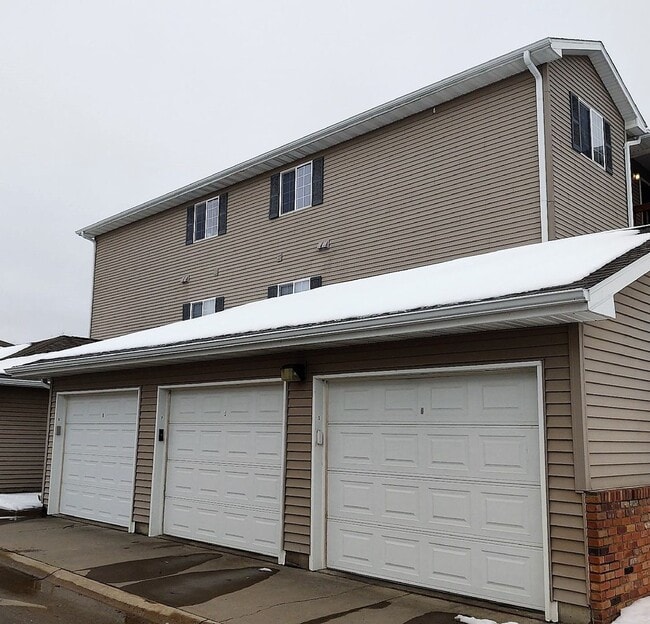 Building Photo - $1,250 | 2 Bedroom, 1 Bathroom Condo | Pet Friendly* | Available for an August 1st, 2026 Move In!