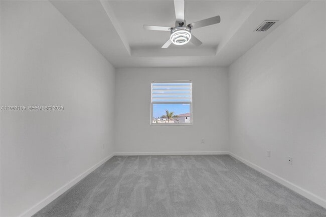 Building Photo - 2425 SE 28th Dr