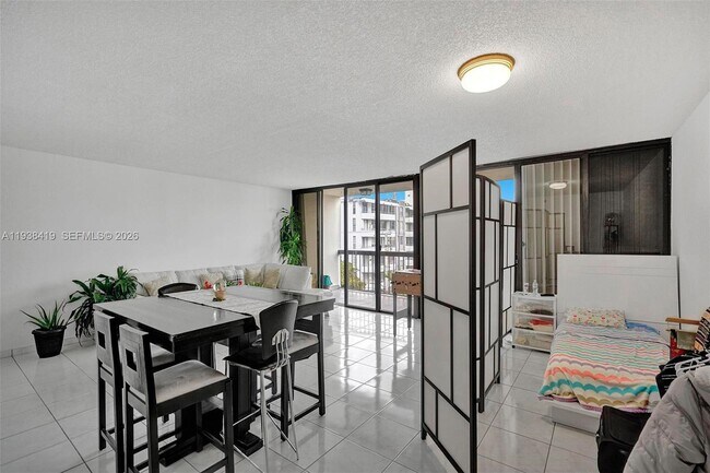 Building Photo - 9300 Bay Harbor Terrace