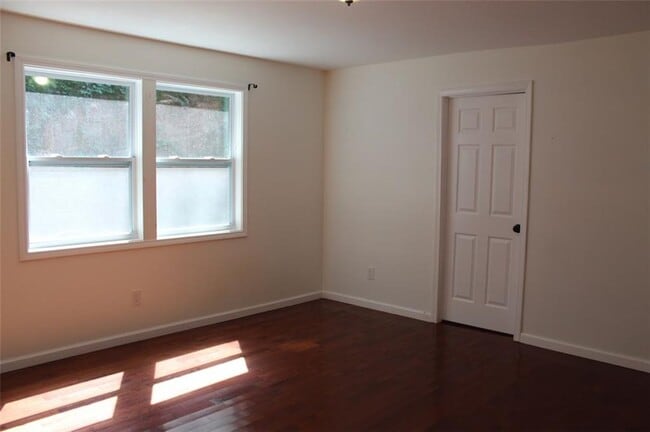 Building Photo - 202 Henderson Falls Rd