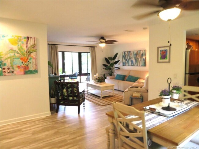 Building Photo - 800 NW Fork Rd