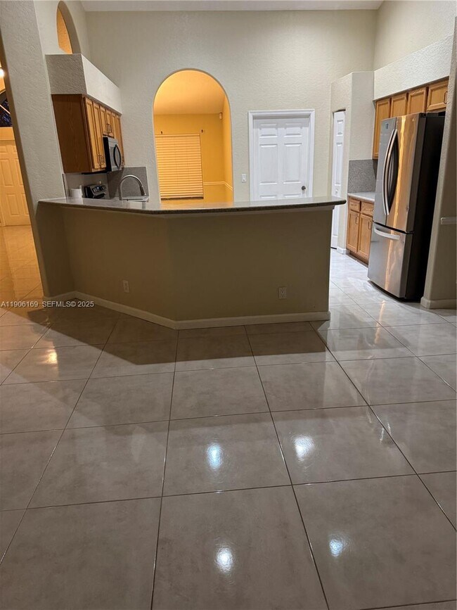 Building Photo - 726 SW McCracken Ave