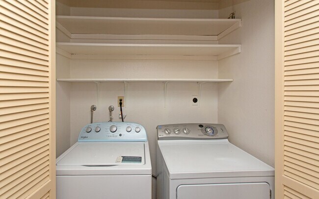 Building Photo - The Villas of Calavera Hills upstairs 2 Bd...