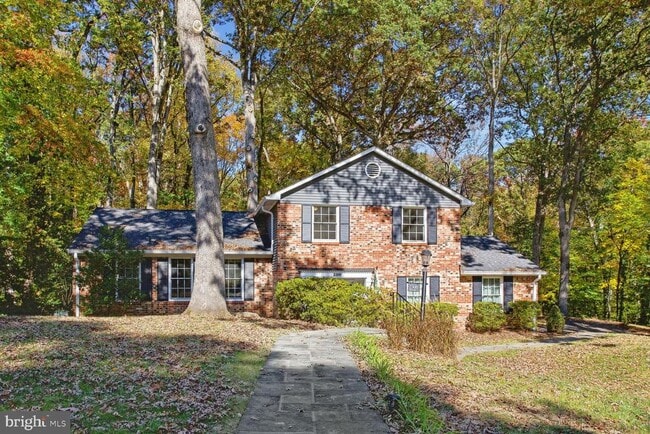Building Photo - 2300 Cheshire Ln