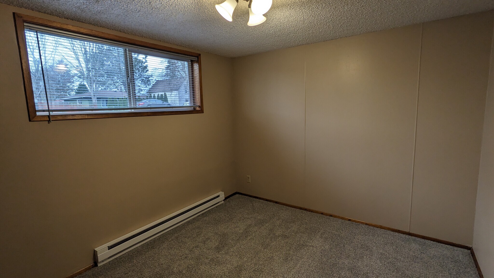 Master Bedroom - 1072 Mitchell Ave