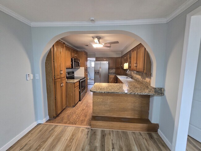 Building Photo - 1307 Point Peter Rd