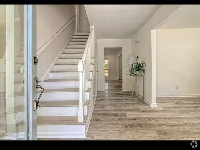 Building Photo - 4350 Waterview Cir