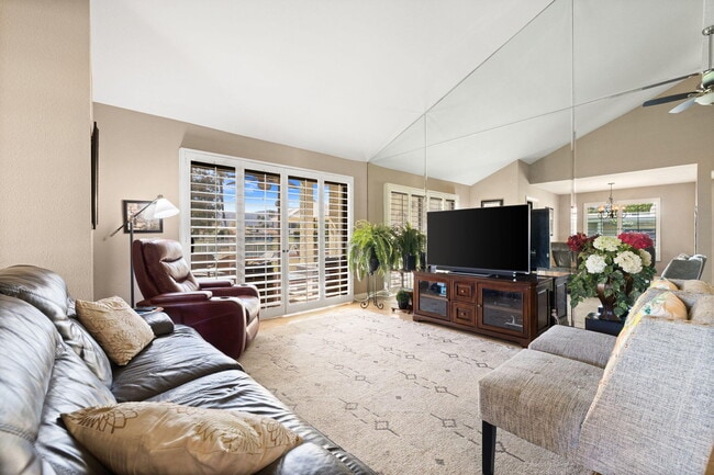 Building Photo - 68615 Paseo Soria