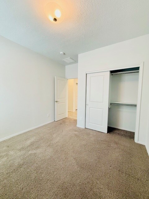 Building Photo - 6113 Strand Loop SE