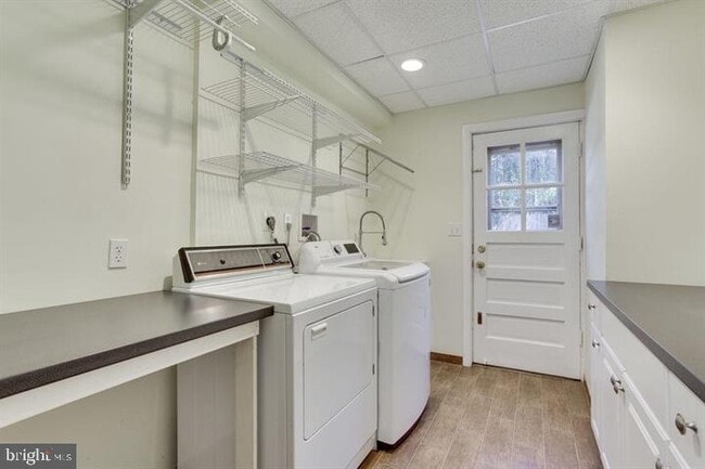 Building Photo - 5400 Greystone St