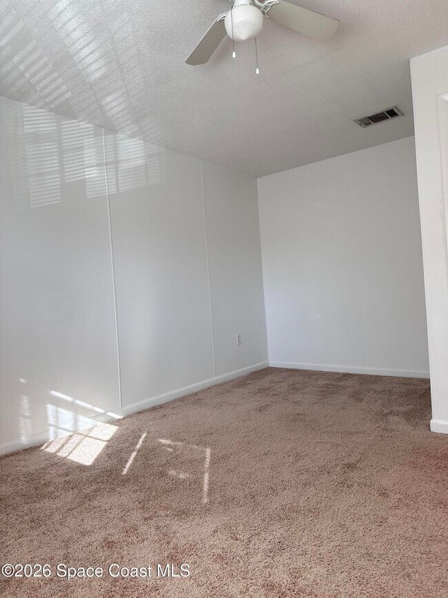 Building Photo - 294 Berkshire Ln