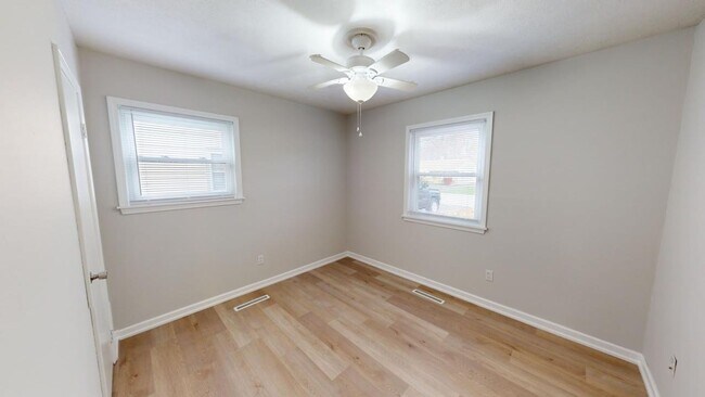 Building Photo - 3 BEDROOMS, 1 FULL BATHROOM + 2 CAR Carport Beautiful Single Family house available to show NOW f...