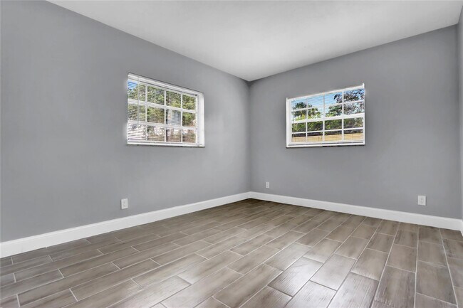 Building Photo - 260 NW 19th St