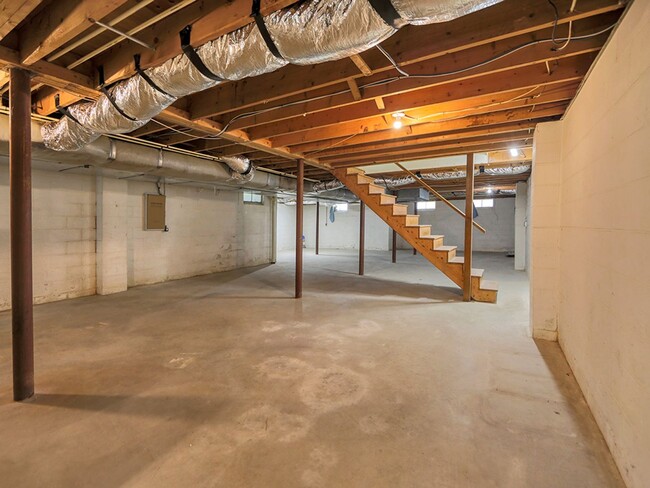 Building Photo - Waterfront Living in Historic Milton! 3-be...