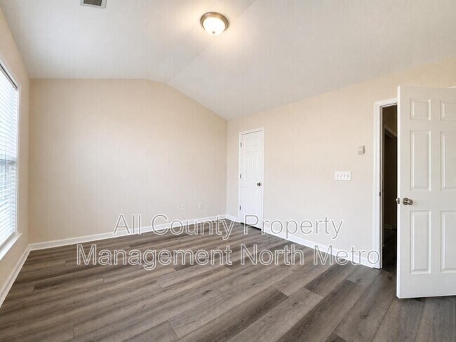 Building Photo - 1006 Whittington Way
