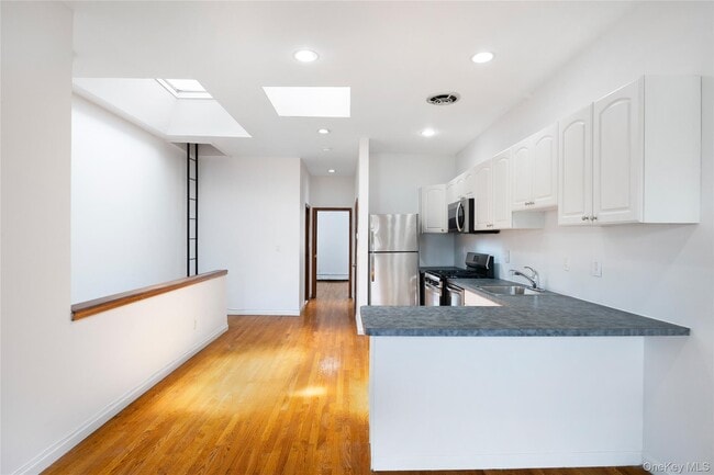Building Photo - 118 W 136th St
