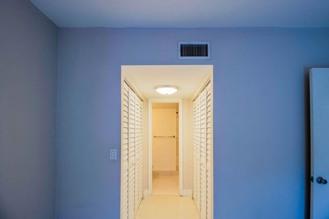 Building Photo - 2358 NW 37th Ave