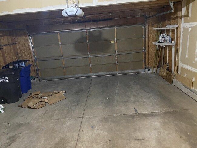 Building Photo - 11960 Meadowood Ln