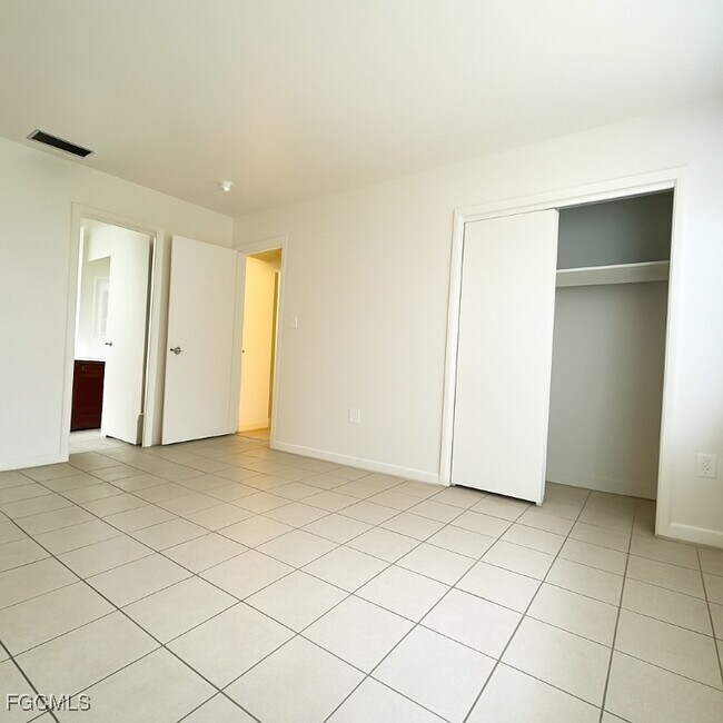 Building Photo - 2105 Canal St