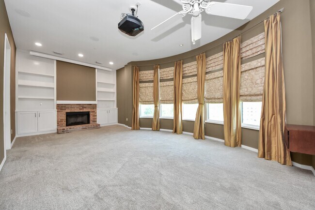 Building Photo - 6519 Durford St