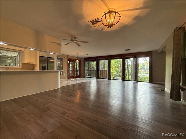 Building Photo - 5908 Riverside Dr