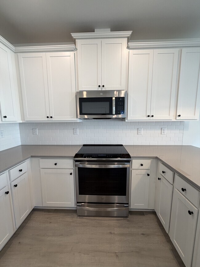 Building Photo - 228 Clement Lp