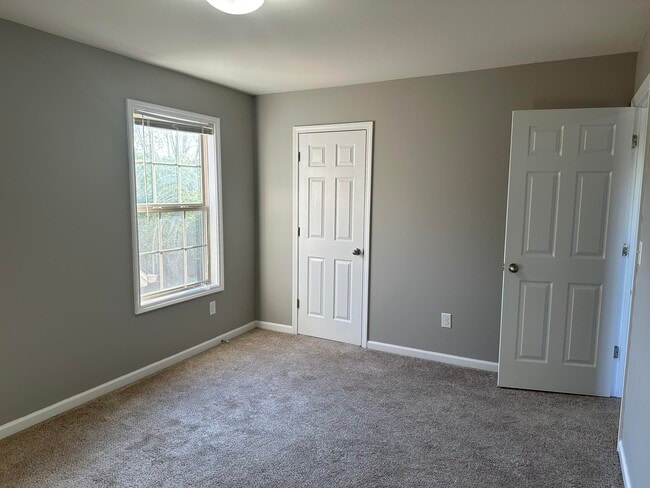 Building Photo - 2512 Rockaway Pl