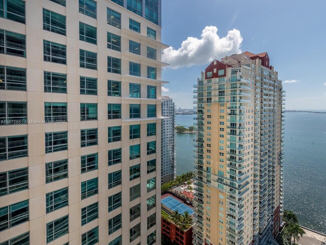 Building Photo - 1200 Brickell Bay Dr