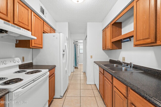 Building Photo - 476 Lombard St