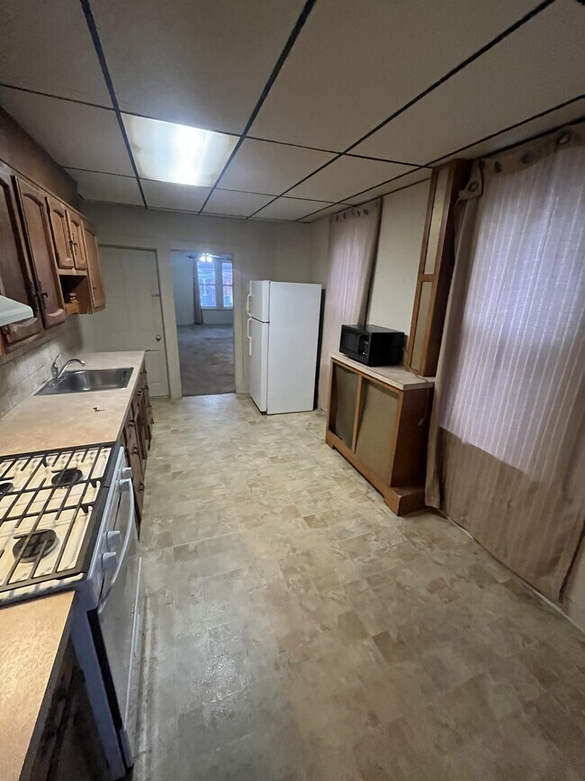 Building Photo - 446 Nevin St