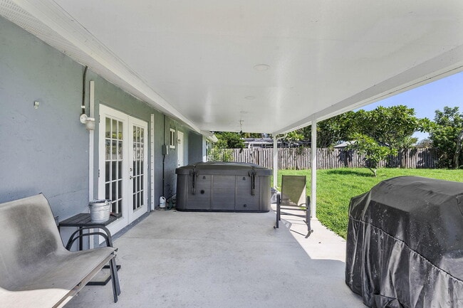 Building Photo - 1974 SE Tiffany Ave