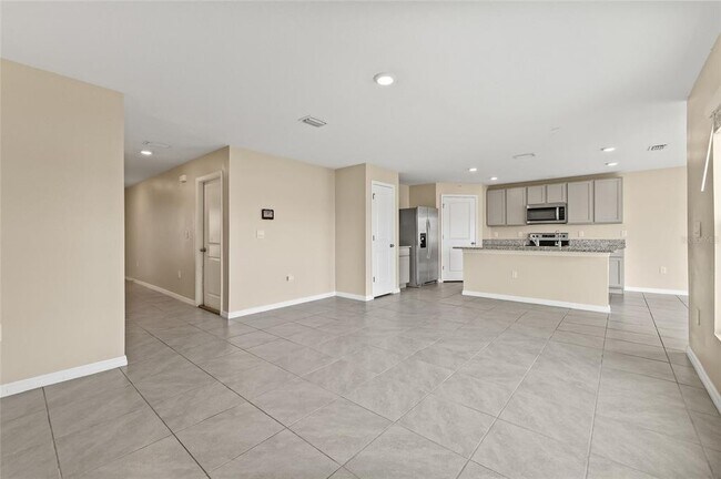 Building Photo - 16847 Delia St