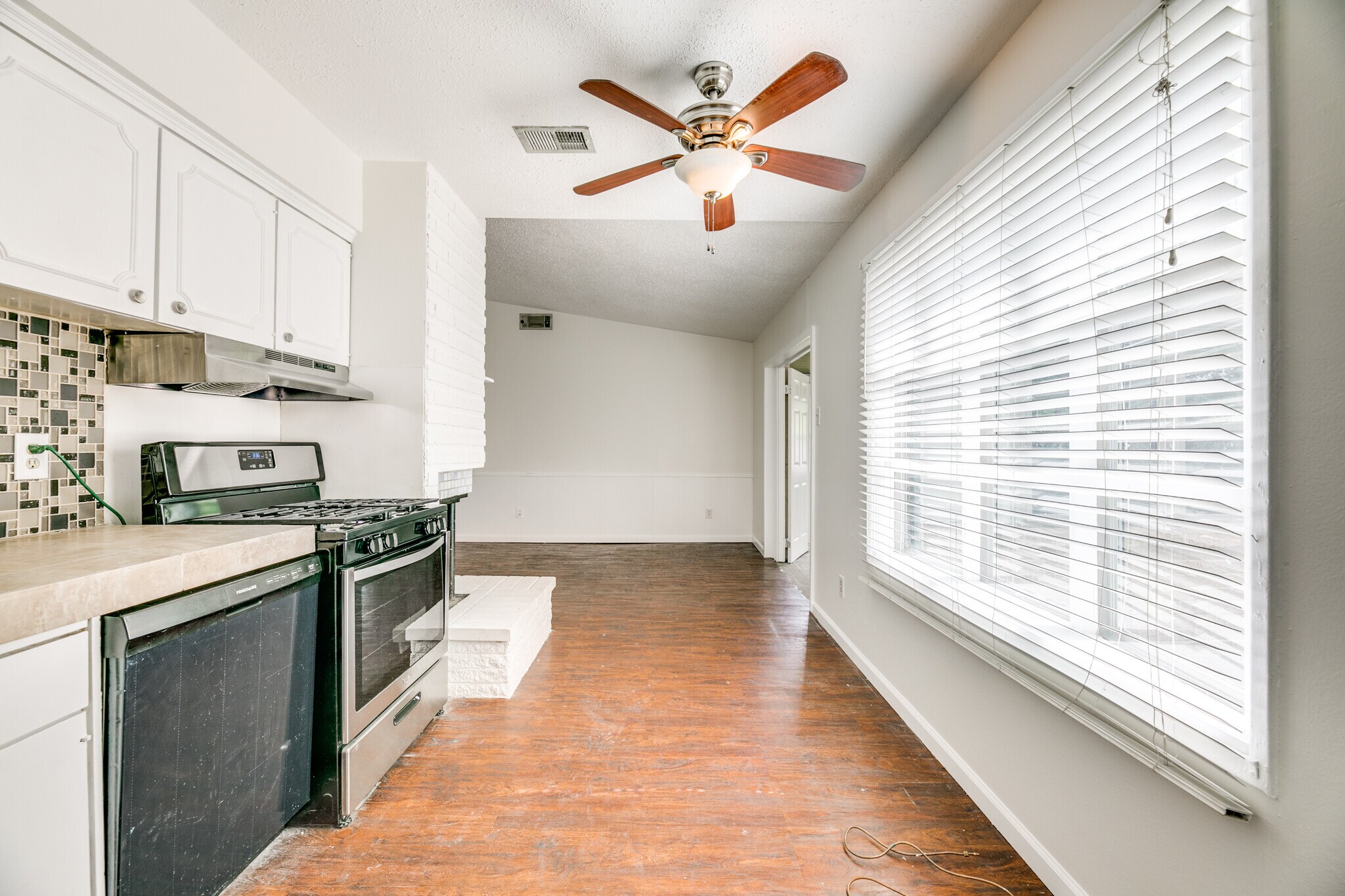 Building Photo - 209 Wake Dr