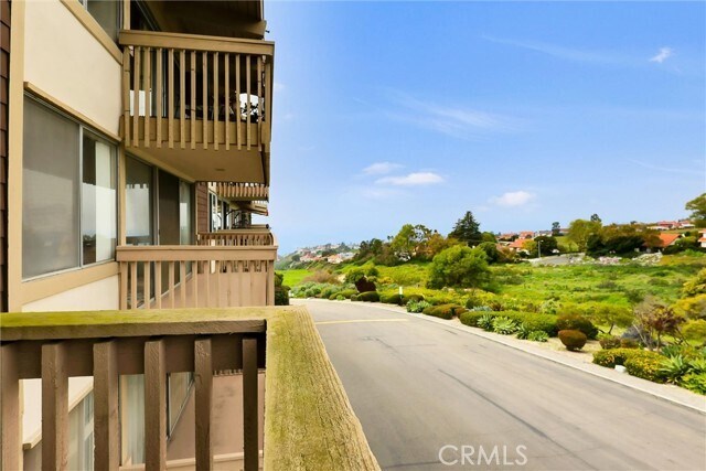 Building Photo - 6542 Ocean Crest Dr