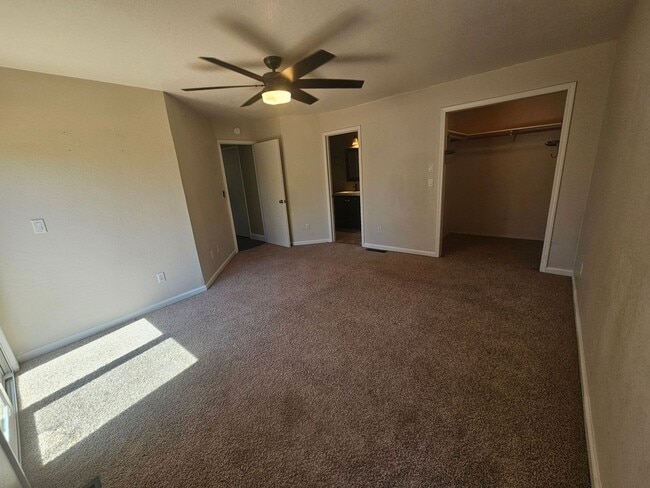 Building Photo - 19055 Ravenhill Rd