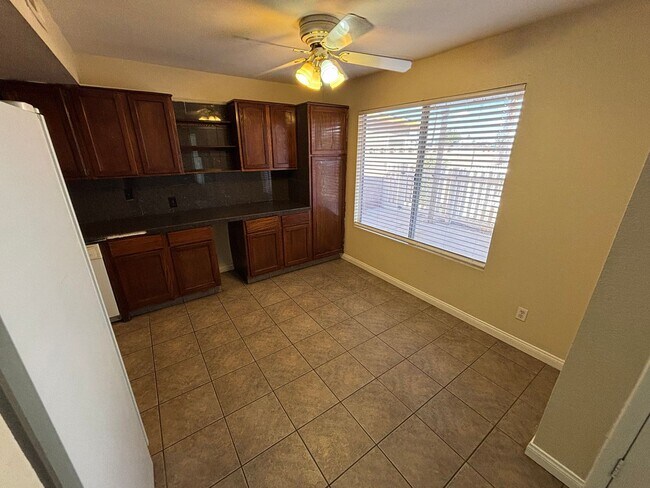 Building Photo - Spacious 3BED/3BATH Two story home located...