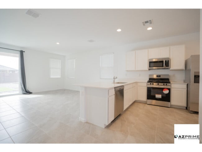 Building Photo - Move-In Ready Modern 3/2 in Avondale's Most Sought-After Community.