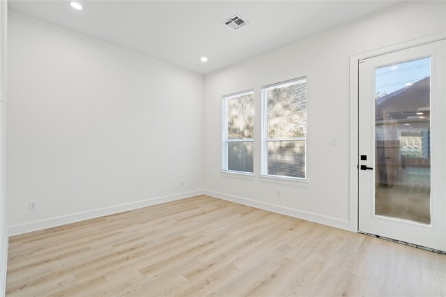 Building Photo - 8324 Corinth St