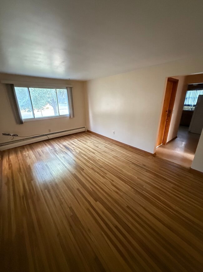 Building Photo - 1020 Beach Rd