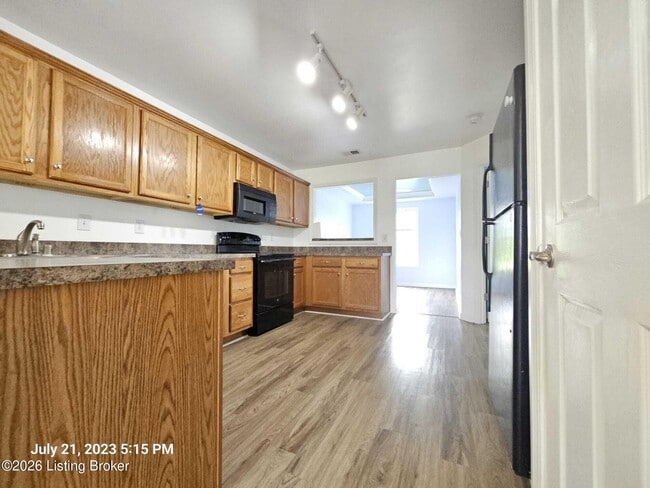 Building Photo - 3802 Falcon Crest Dr