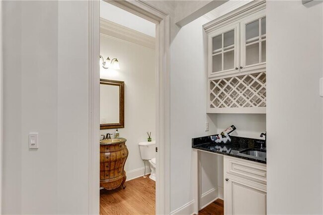 Building Photo - 5861 Yoshino Cherry Ln NE